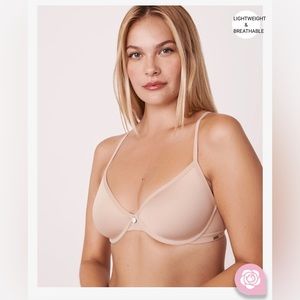 NWOT | La Vie En Rose| Spacer Foam Demi Bra 38C